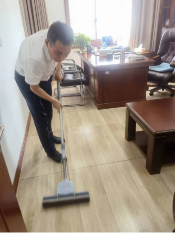 岳阳市住房公积金管理中心  开展“迎中秋、庆国庆”爱国卫生大扫除活动